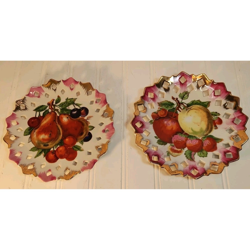 2 PC Vtg Farmhouse Cottage Wall Plate Lattice Strawberry Apple Gold Trim Artmark